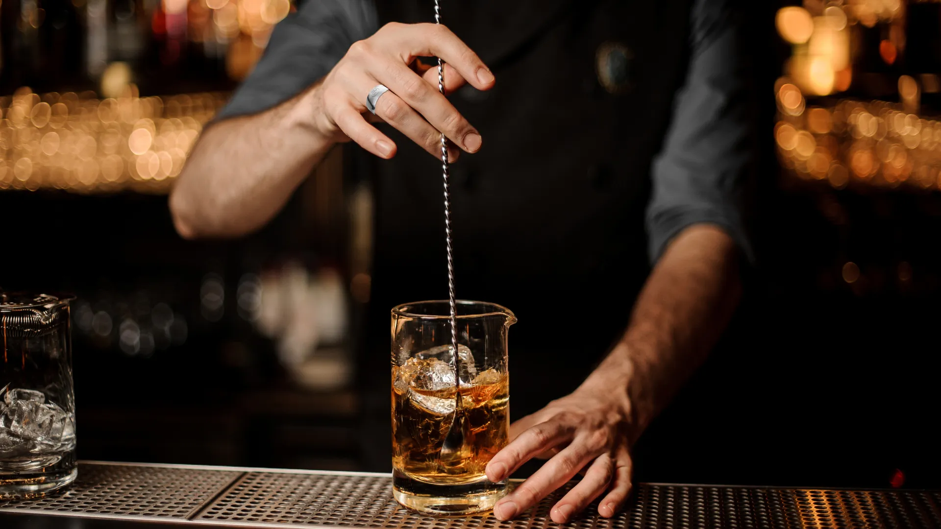 Benefits for silicone rings and bartenders